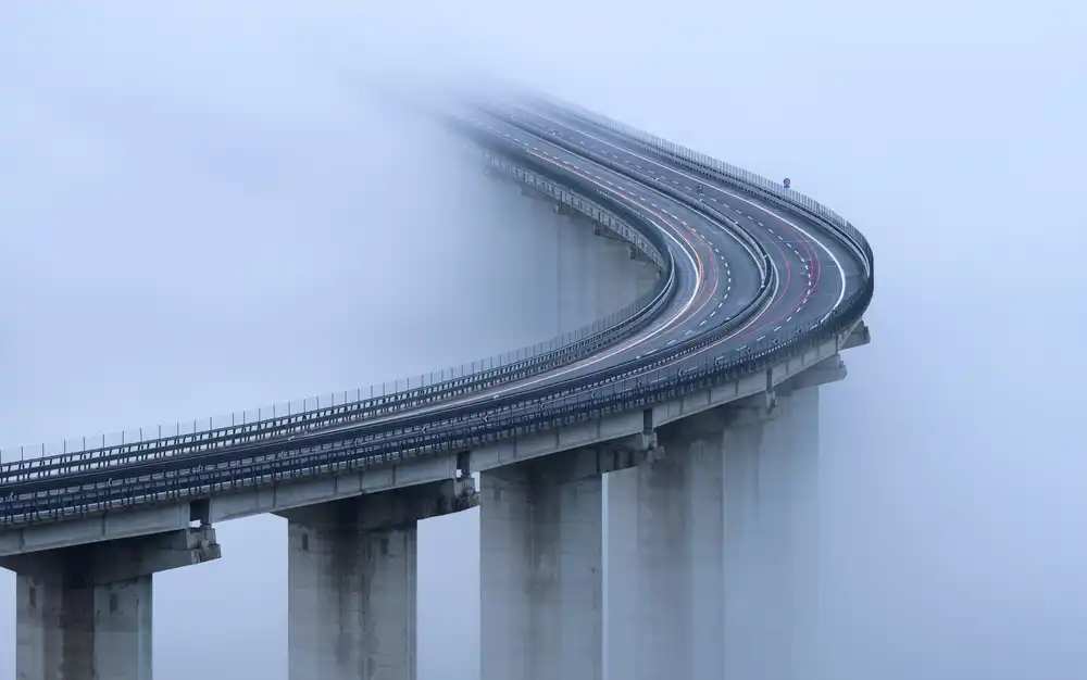 Lucidi, Riccardo: Float on mist