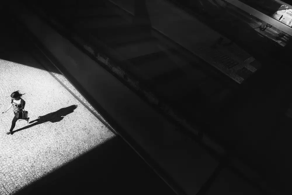 Mexia, Laura: A pochi metri di distanza