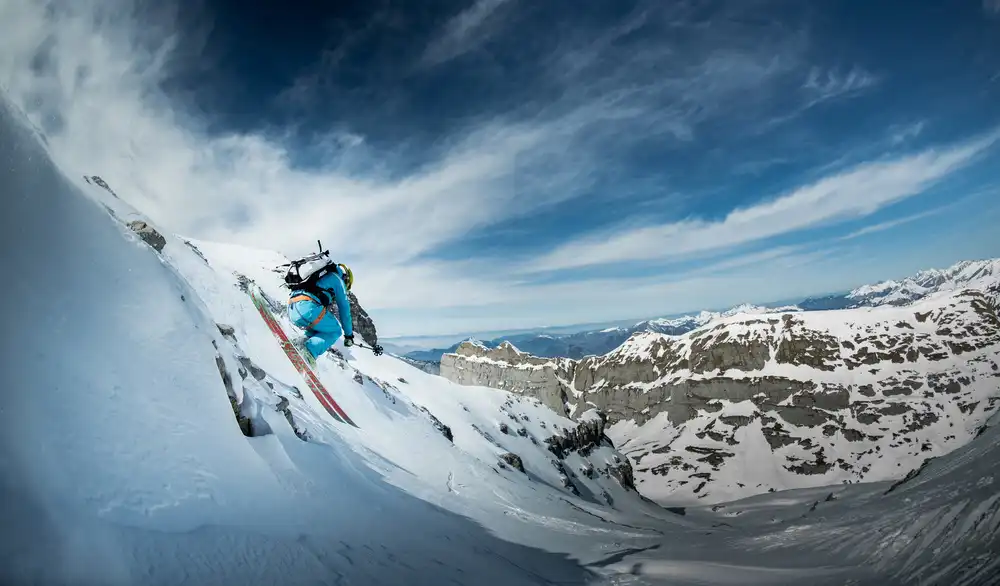 Verbiest, Eric: Théo de La Soujeole porta sul retro Flaine...