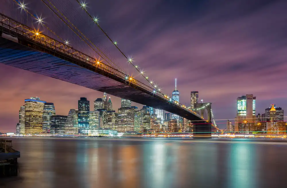 Zheng, Michael: Brooklyn Bridge bei Nacht