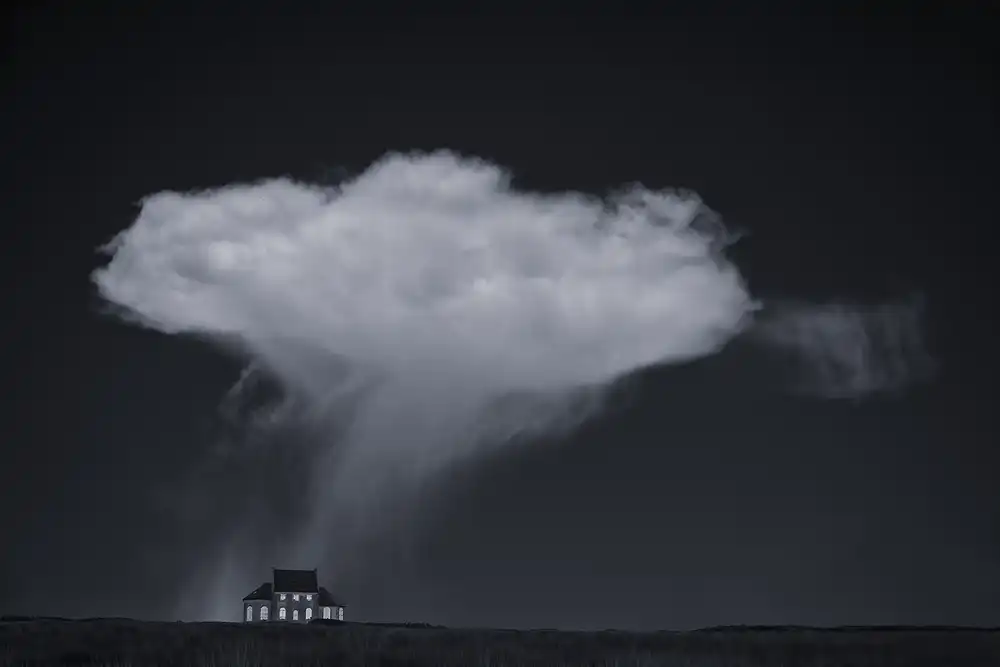 Hermann, Uschi: sous le nuage