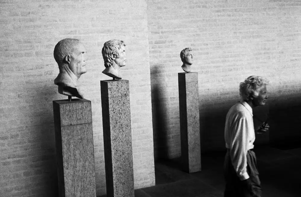 Matthes, Dieter: Philosophische Perspektive (aus der Reihe „Kunstbetrachtung“)