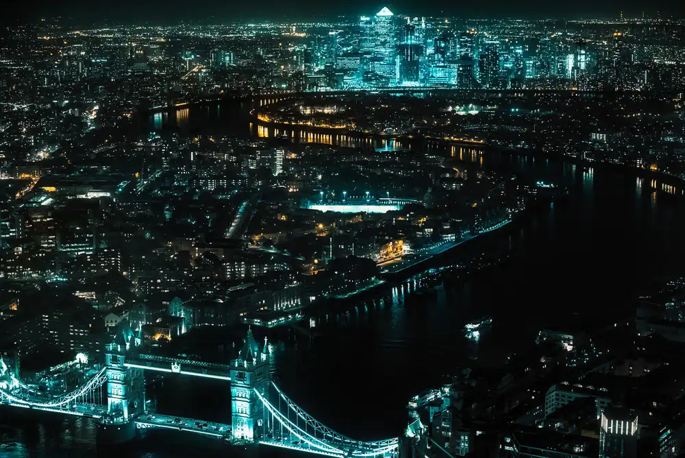ShutterLore: Cyberpunk Londres - Yo