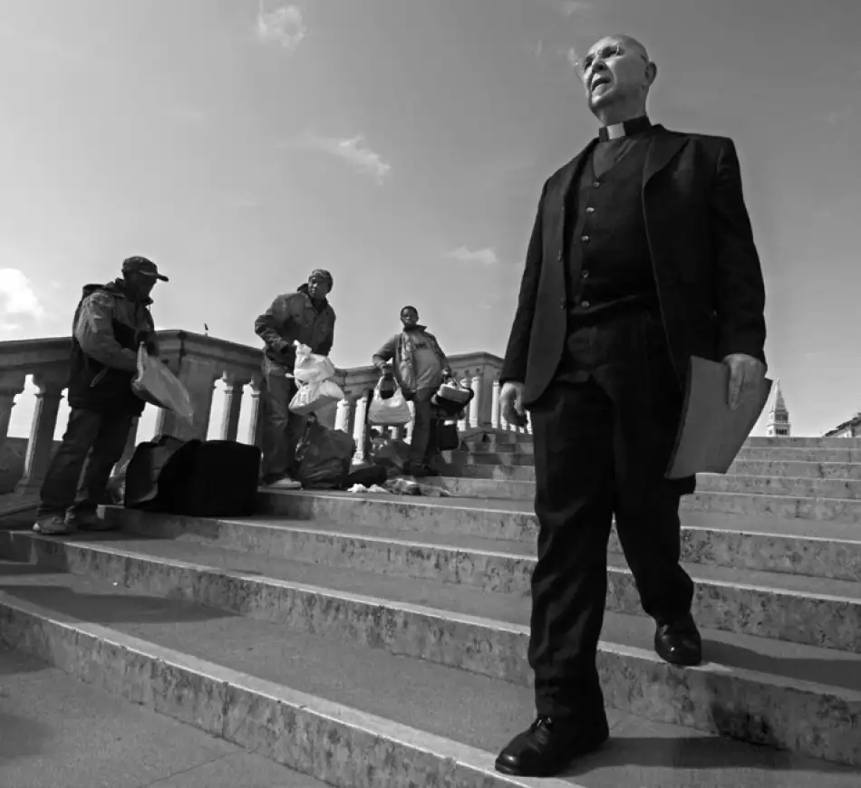 Kravanja, Jure: Gli uni e gli altri