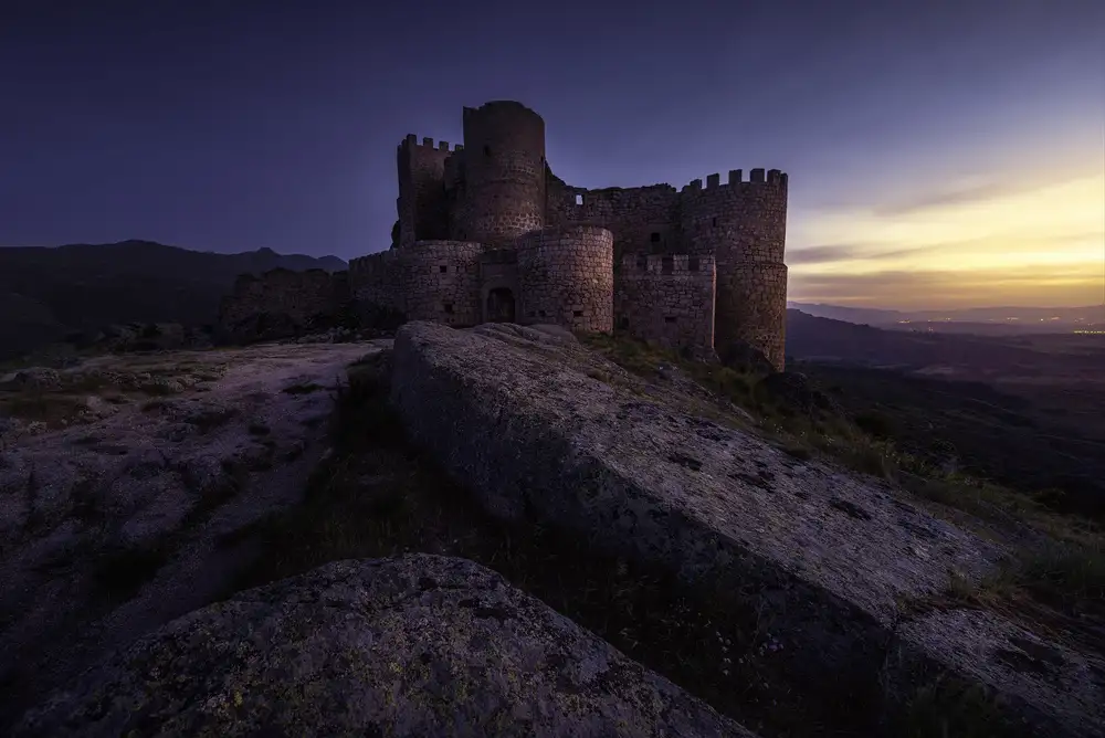 Dueso, Ruiz Jorge: Aunqueospese-Schloss