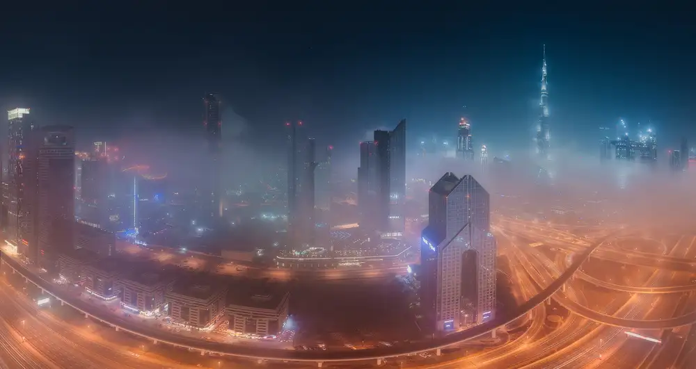 la, De Javier: Dubai nebbiosa