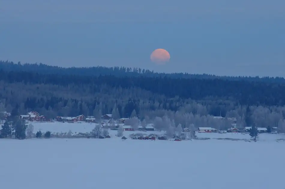 Ludvigson, Anders: La luna