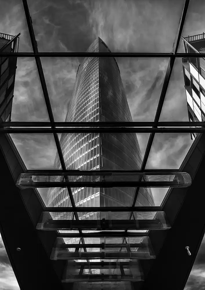Urrutia, Adolfo: Torre a Bilbao