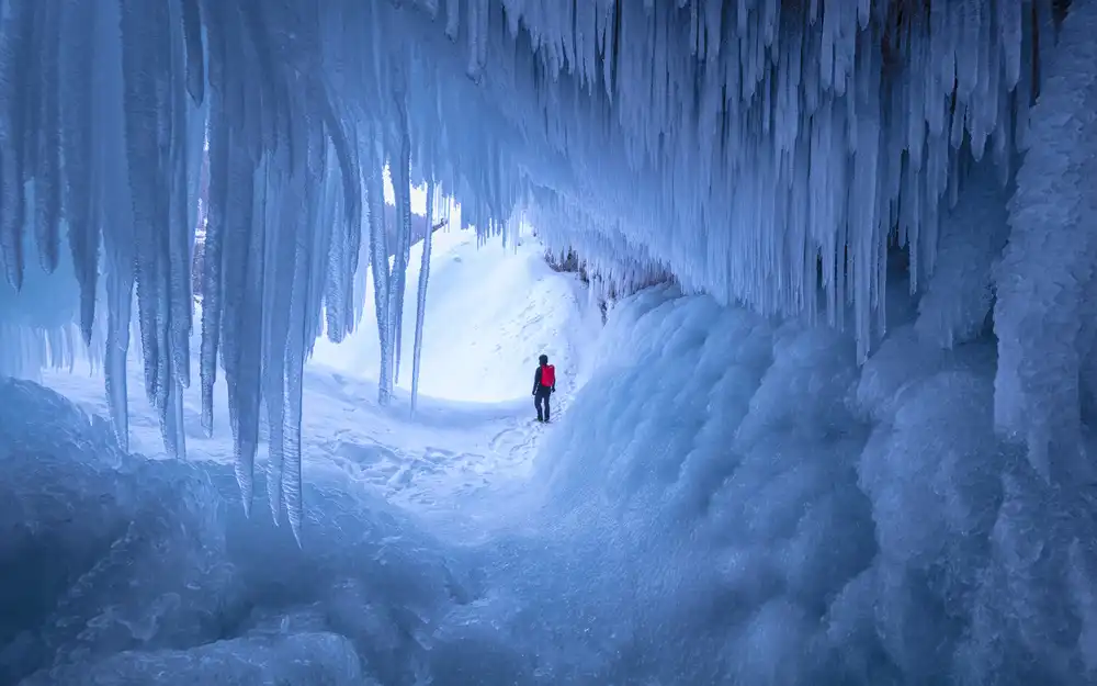 Zheng, Michael: Eishöhle