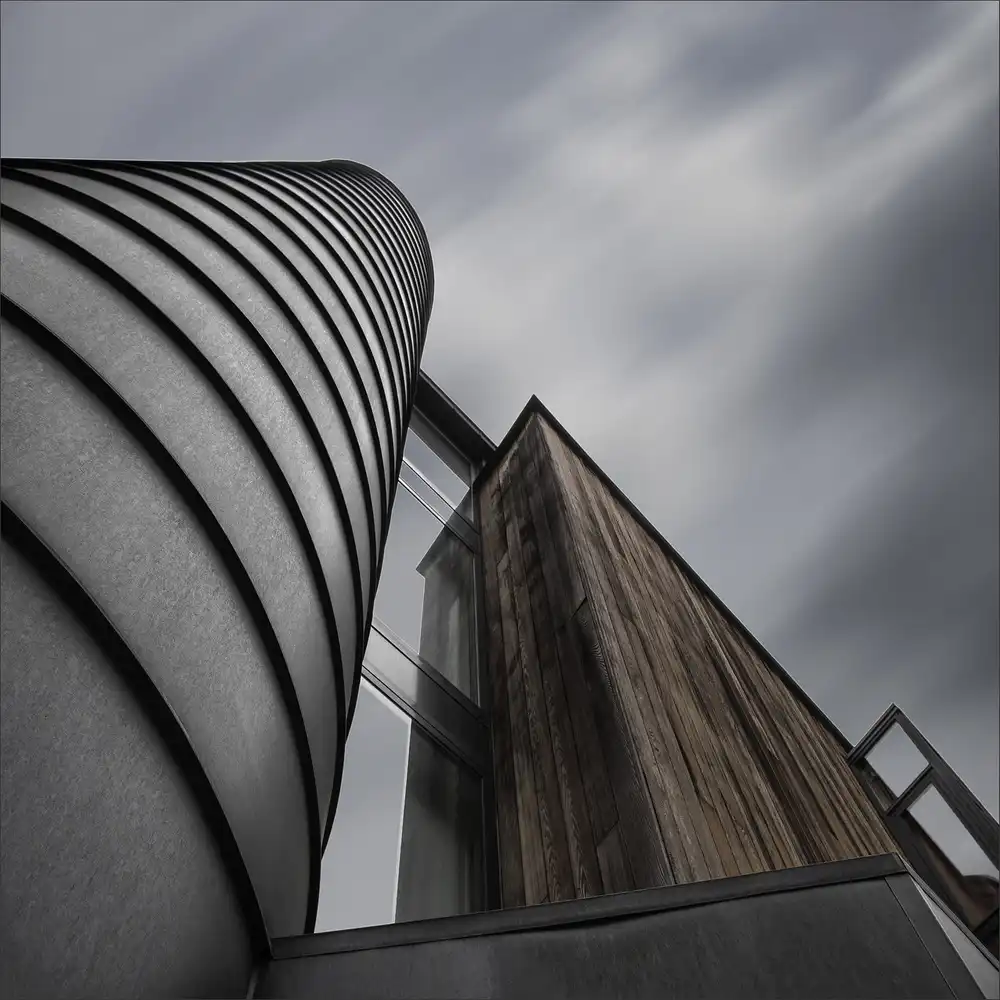 Claes, Gilbert: torre convertida