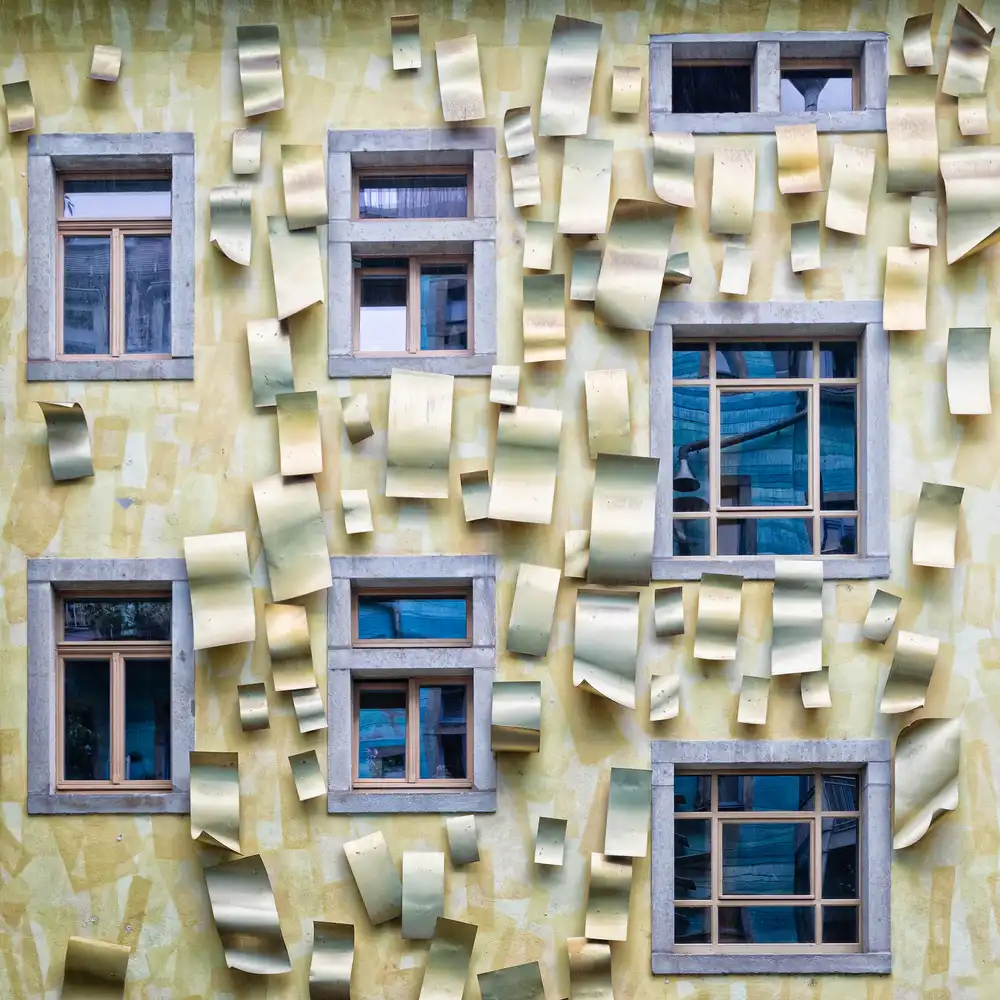 Pfeiffer, Peter: Artful facade