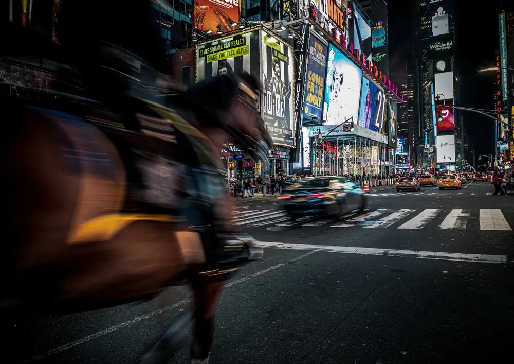 Tagliarino, Marco: Il cavallo che corre a Times Square