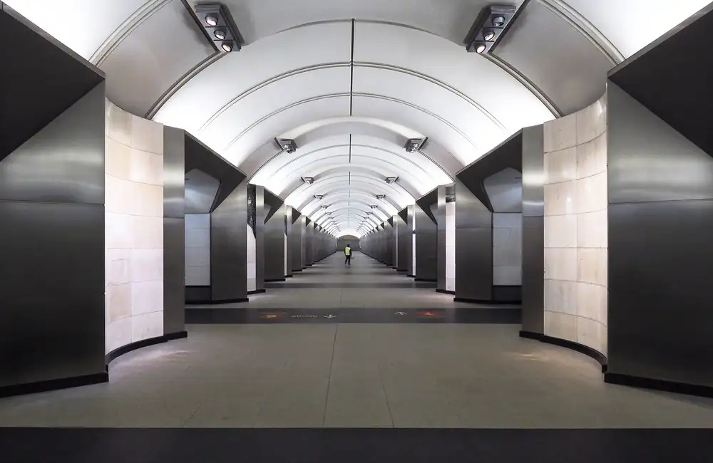 Makunin, Maxim: Metropolitana di Mosca - Al centro dell'universo