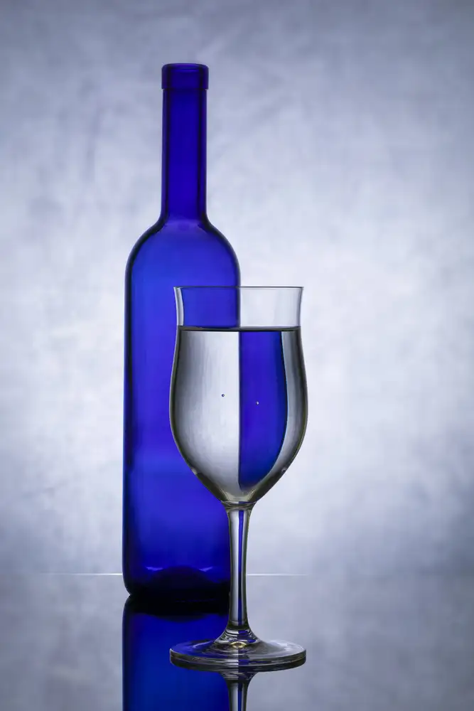 Yakubovitch, Azriel: Blaues Glas