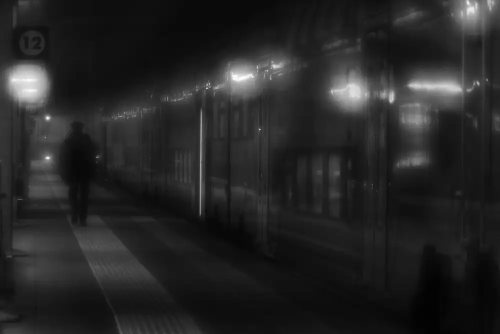 Tjandra, C.S.: Noční směna