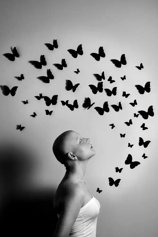 Anna: Farfalle nella doccia