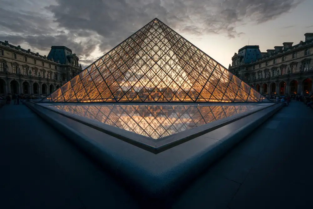 Prieto, Adamo: Louvre1