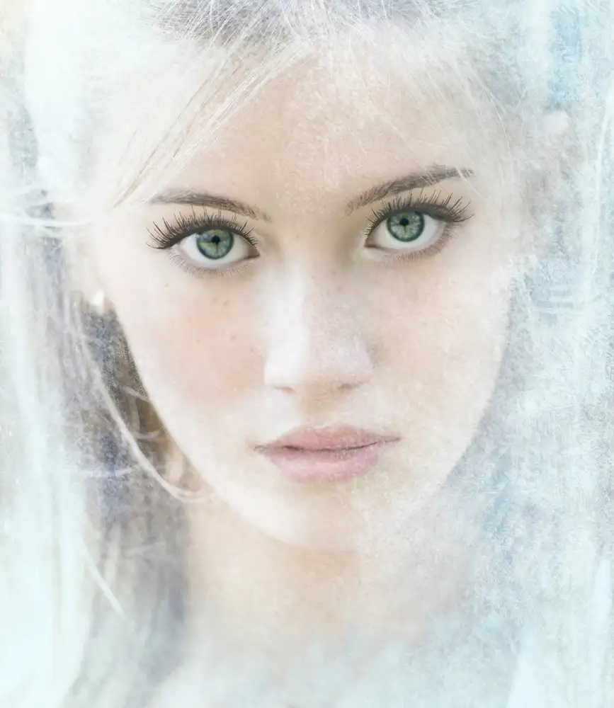 Markova, Tanya: occhi