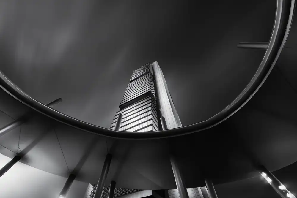 Dueso, Ruiz Jorge: Die Kurve und das Gebäude