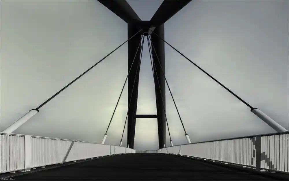 Claes, Gilbert: puente colgante