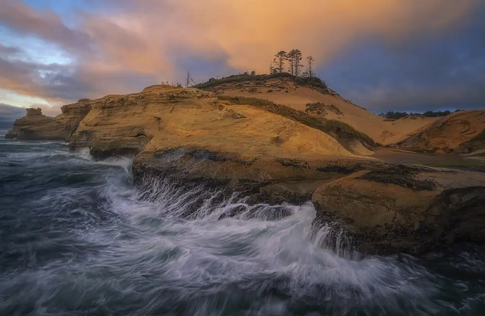 Jacobs, Lydia: Wave on the shore