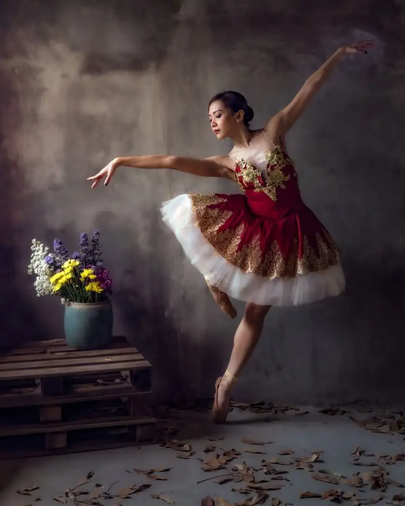Mikael, Fira: Ballerina