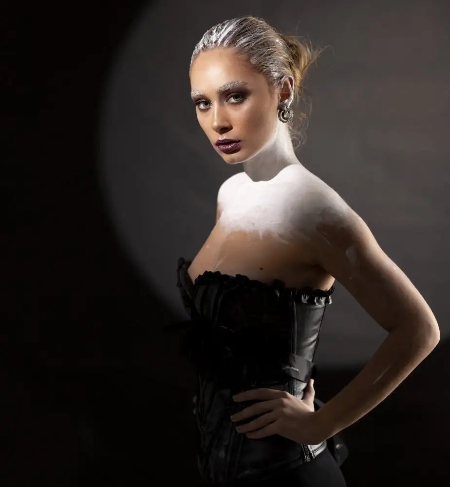 Onur, Enis: Anastasia