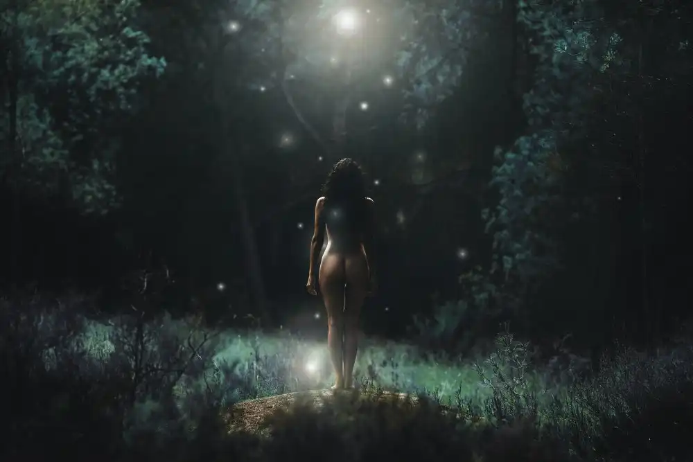 Mora, Sinu: Il bosco magico