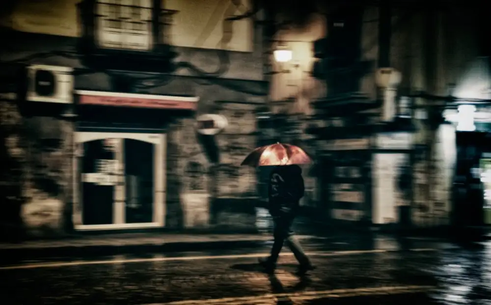 Grambone, Antonio: A travers la pluie