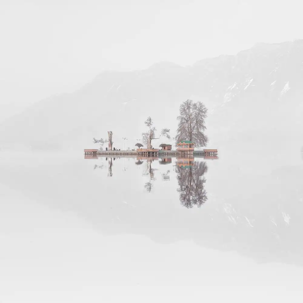 Oberai, Jassi: Humeur minimale