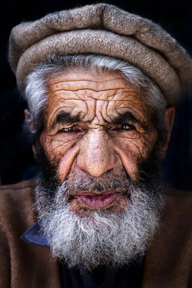 Khataw, Ali: Story Lines