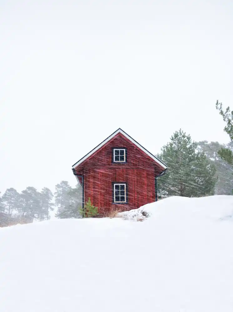 Lindsten, Christian: Altes rotes Haus während des Schneesturms