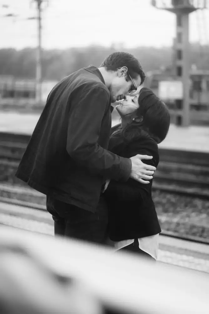 Yamamoto, Eiji: Bacio prima della partenza