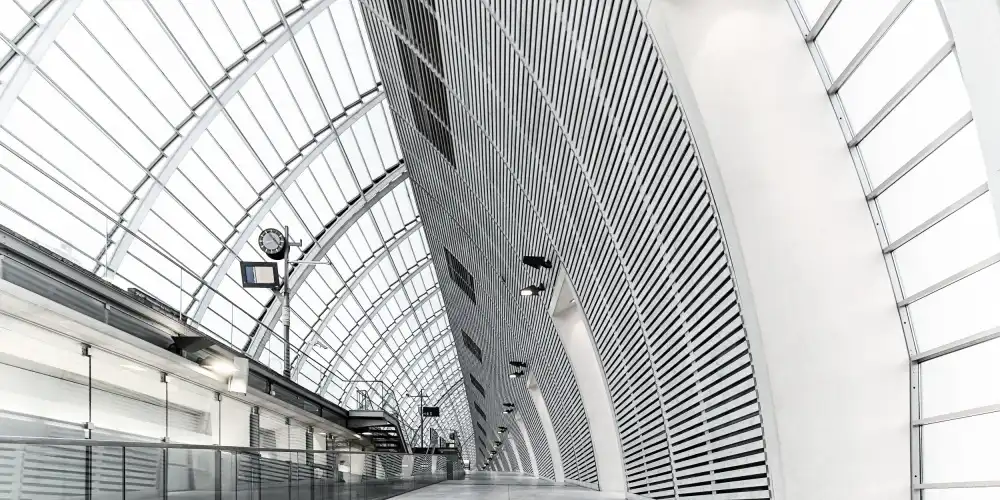 Weber, Roland: Stazione TGV Avignone