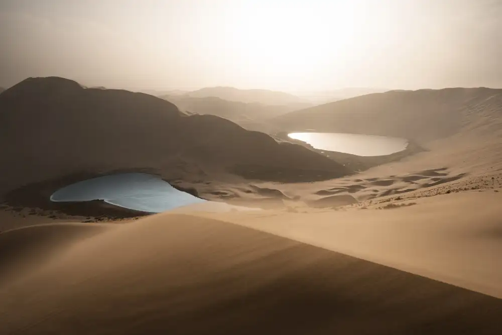 Li, Romantic: Tramonto nel deserto di Badanjilin