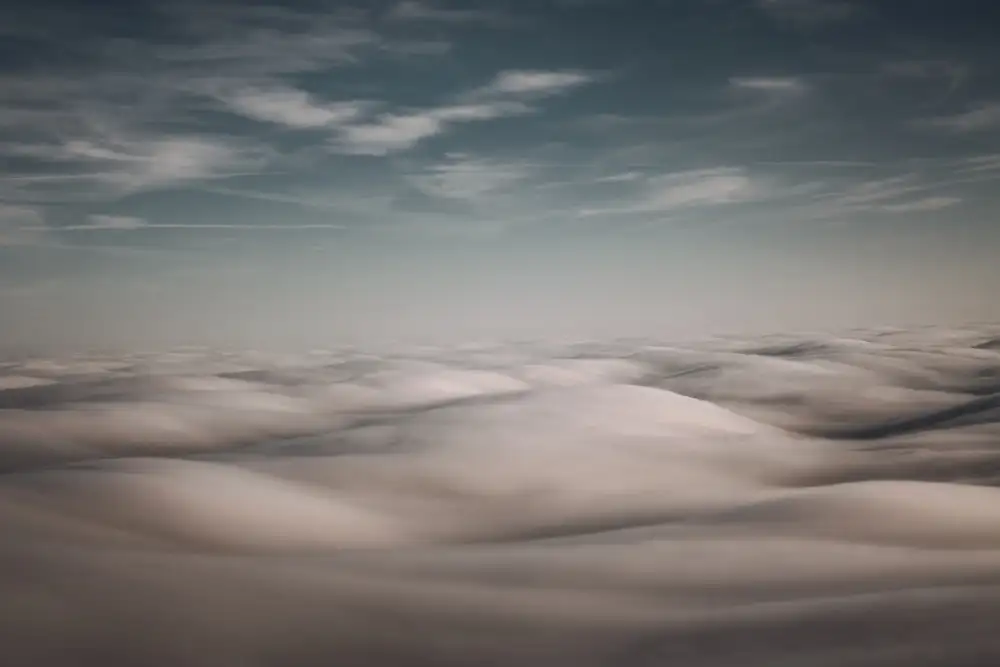 Mossholder, Tim: Über den Wolken