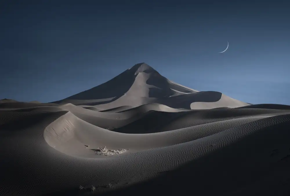 Li, Romantic: chiaro di luna come un gancio