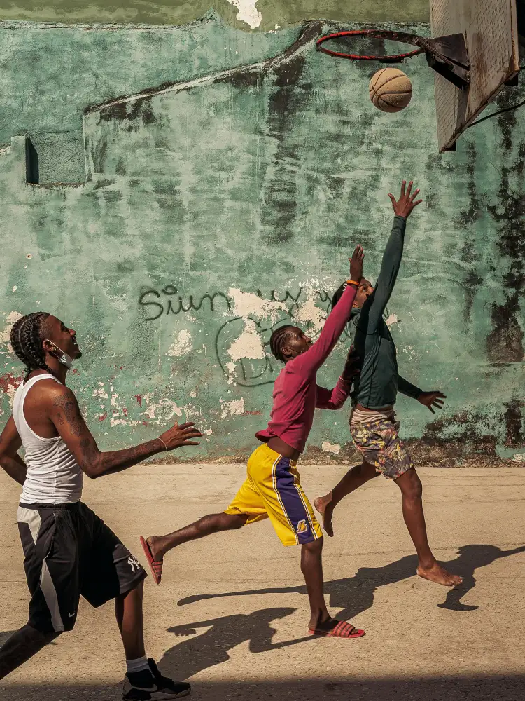 Bauer, Andreas: Giocando a basket
