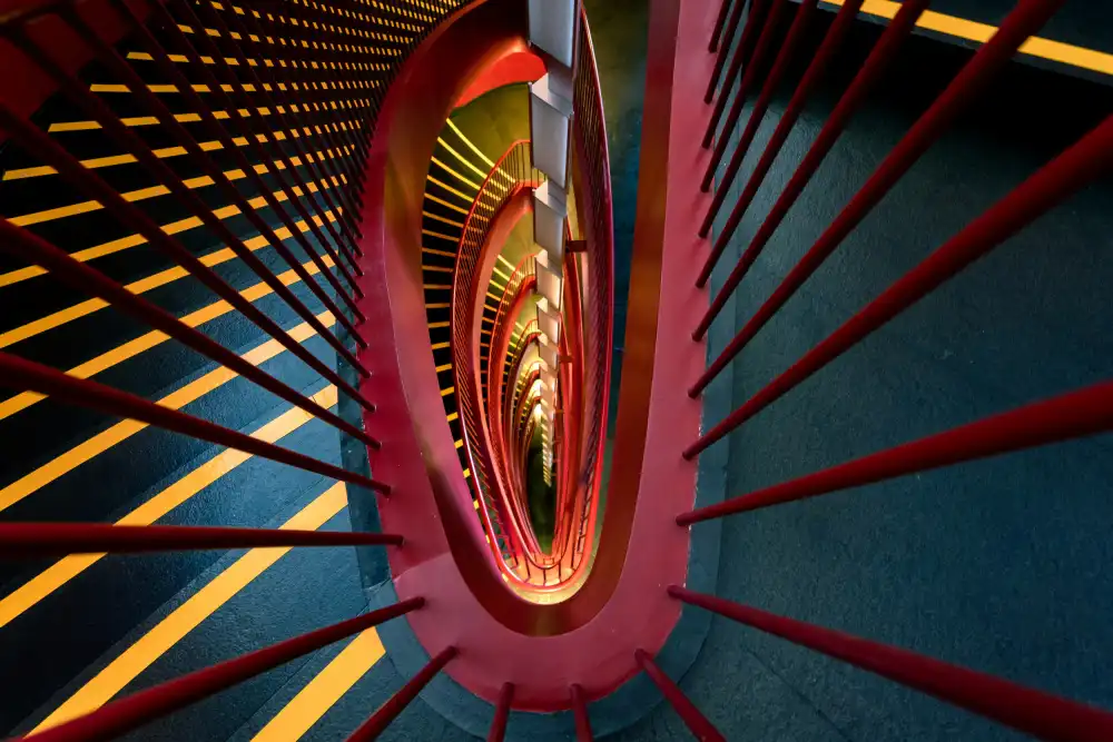 Yuan, Cui: Red spiral ladder