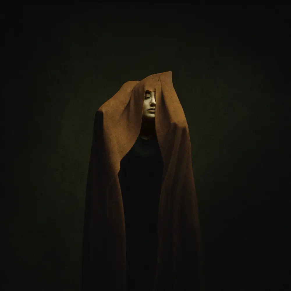Hasheminasab, Moein: Ragazza persiana