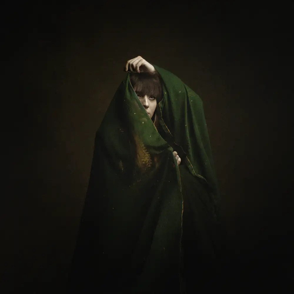 Hasheminasab, Moein: Ragazza persiana
