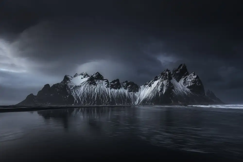 Dueso, Ruiz Jorge: Modrý Stokksnes