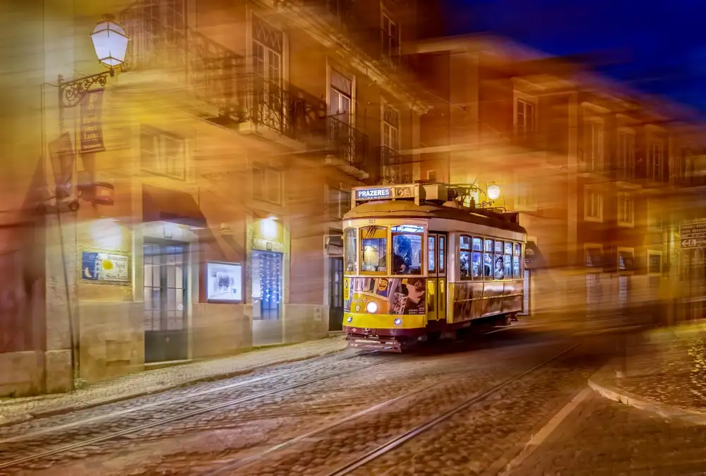 Zeng, Kenneth: TRAM 28 di notte