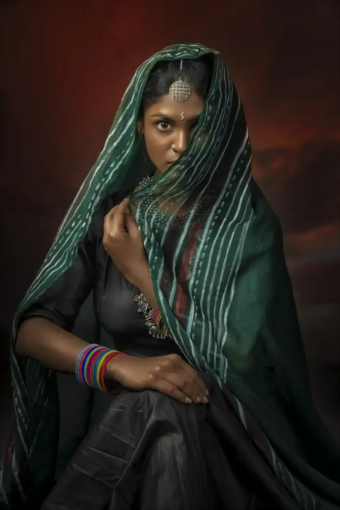 BHATTACHARYYA, PARTHA: DONNA BANJARA