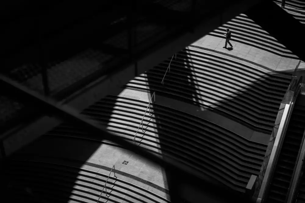 Hata, Satoshi: gettare un'ombra