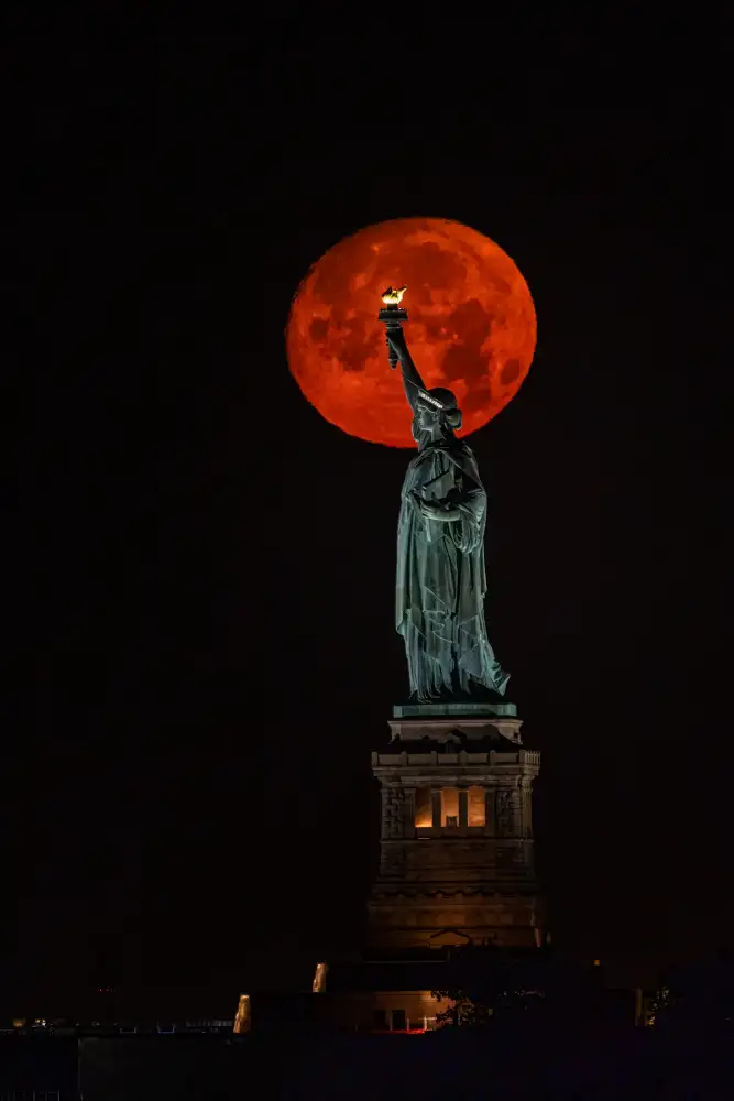 rao, j jenny: 2022 Juli Buck Moon