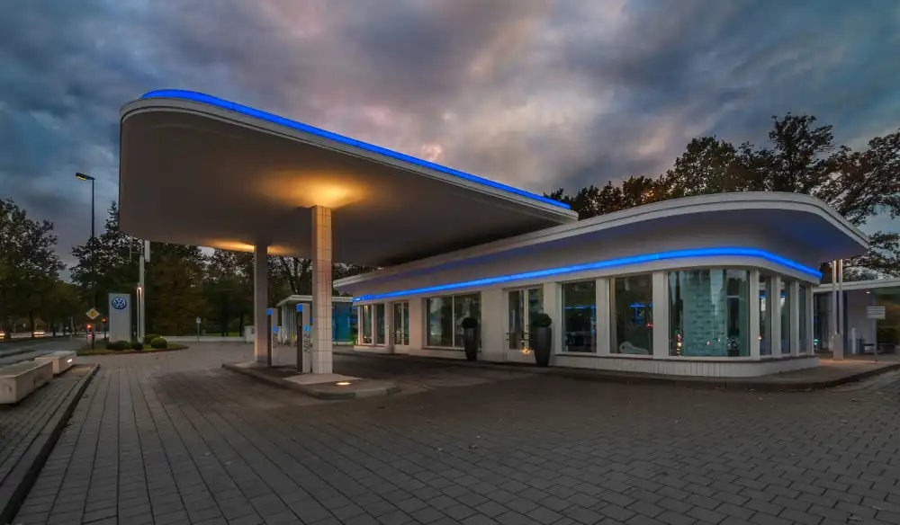 Günther, Hans: Stazione di servizio