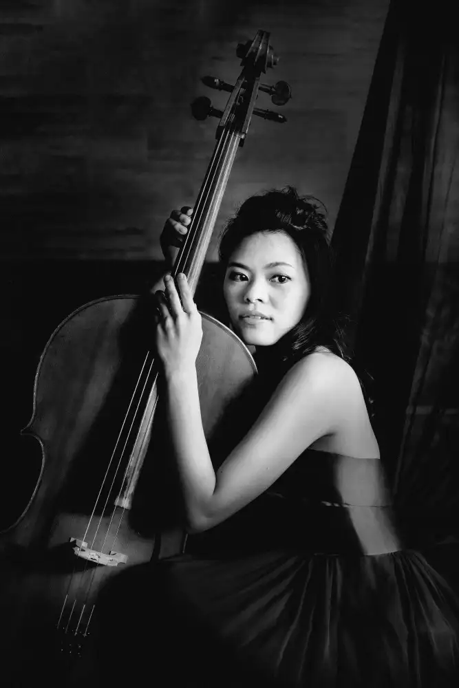 Yamamoto, Eiji: Cellistin
