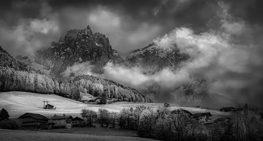 Zeng, Kenneth: Colline pedemontane