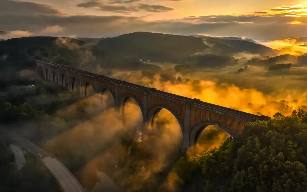 Rong, Herbert: Viaducto Amanecer